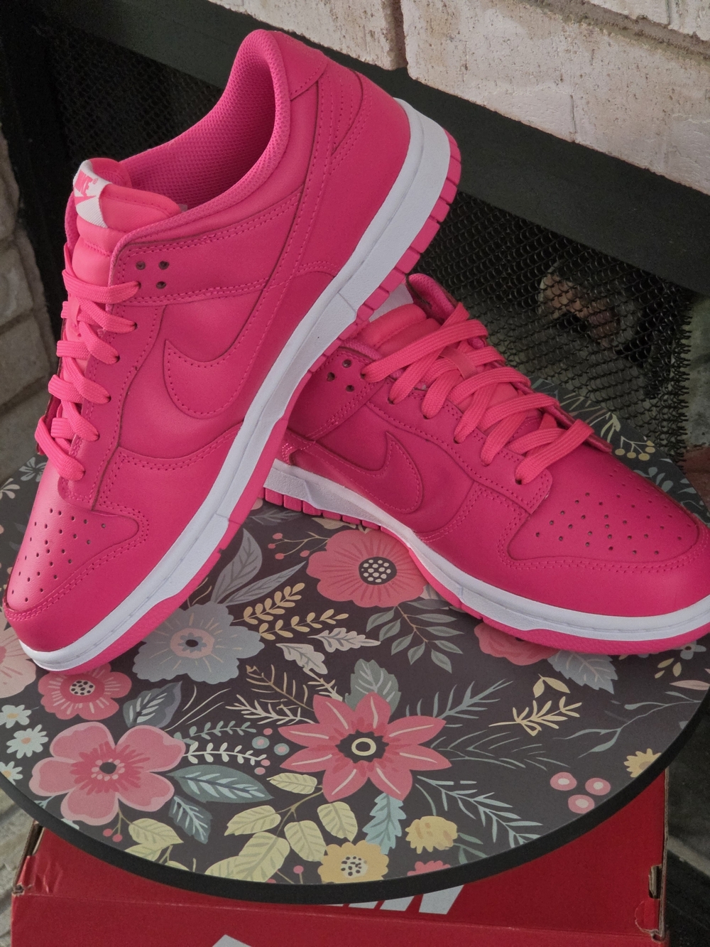 Brand New Nike Dunk "Hyper Pink" Low Sneakers - Hot Pink/white